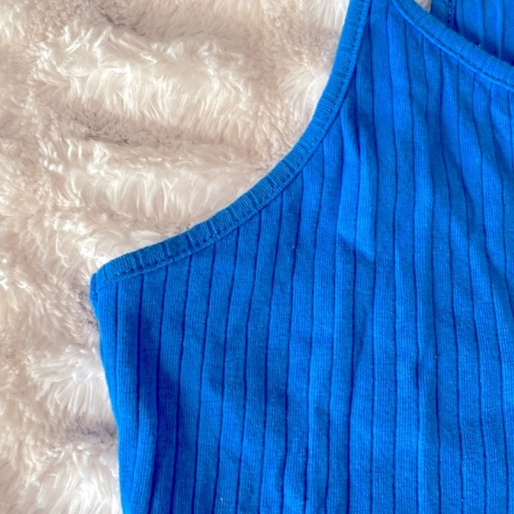SHEIN Ribbed Crop Top - Picture 4 of 6